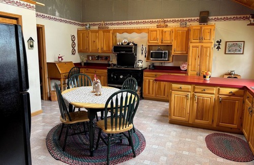 North Lake George House | Country Cottage Living in the Town of Ticonderoga with Modern Amenities