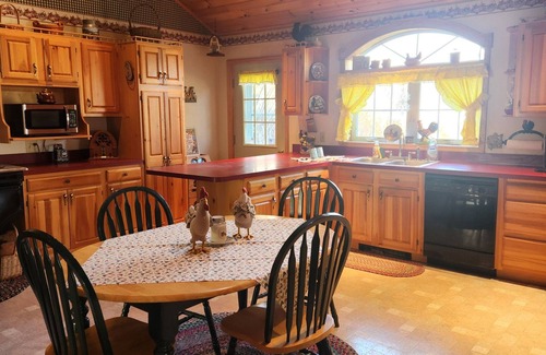 North Lake George House | Country Cottage Living in the Town of Ticonderoga with Modern Amenities