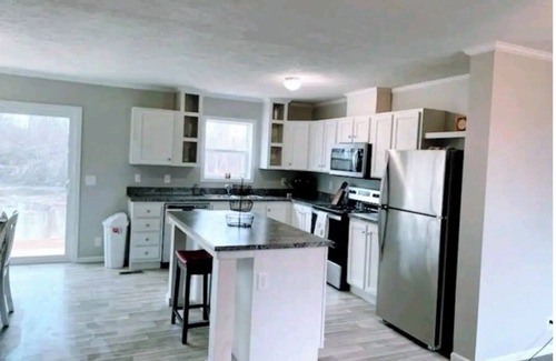 Fennville House | Country Cottage on the Lakeshore-Few Minutes from Beach