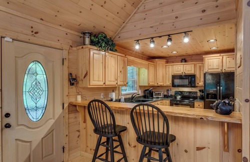 Copperhill Cabin | Country Dreams | Near Ocoee River | Hot Tub | Fire Pit