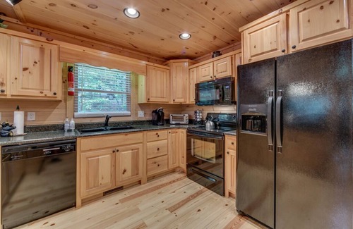 Copperhill Cabin | Country Dreams | Near Ocoee River | Hot Tub | Fire Pit