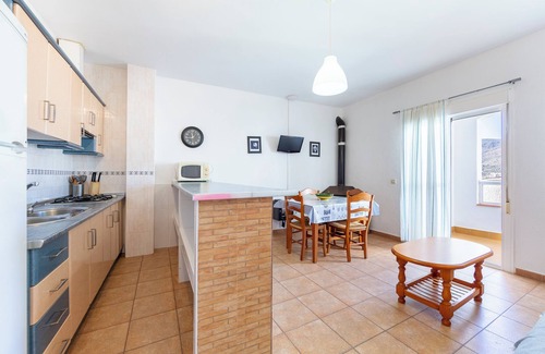 El Pozo de los Frailes House | Country House 'Sol' with Mountain View, Wi-Fi and Air Conditioning