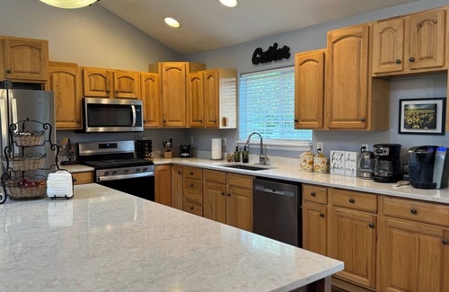 Yelm House | Country escape next to town for a quaint cottage getaway & majestic Rainer view