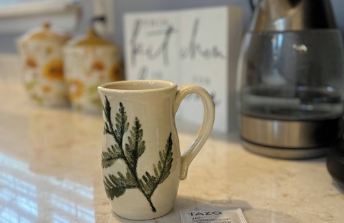 Yelm House | Country escape next to town for a quaint cottage getaway & majestic Rainer view