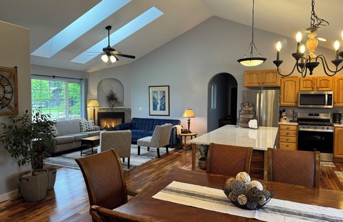 Yelm House | Country escape next to town for a quaint cottage getaway & majestic Rainer view