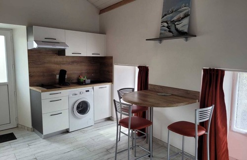 La Besseyre-Saint-Mary Apartment | Country studio in the heart of nature