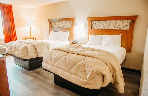 Benton Hotel | Country Garden & Suites