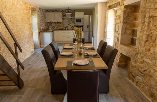 Charras Cottage | Country gîte with its animals, horses, goats, pigs and poultry