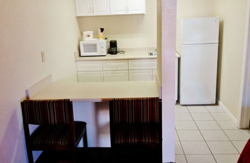 Gracewood Hotel | Country Hearth Inn & Suites Augusta