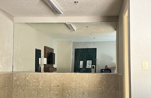 Gracewood Hotel | Country Hearth Inn & Suites Augusta