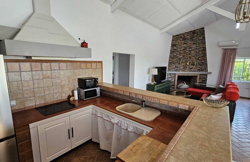 Marchena House | Country House 'Casa Rural The Hope' with Private Pool, Wi-Fi and Air Conditioning