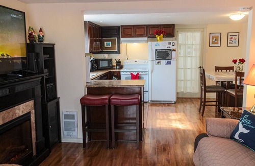 Pouch Cove House | Country home 20 min from city has an ocean view, bird feeders, & a whirlpool tub