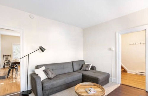 Beacon House | Country Home | Prime Location | Strong WiFi