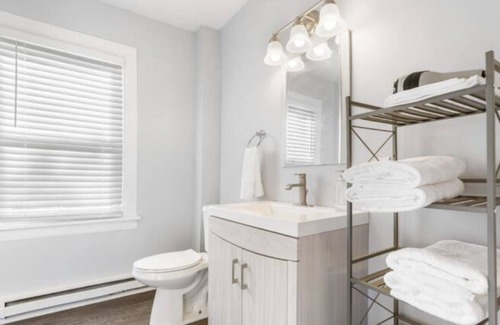 Beacon House | Country Home | Prime Location | Strong WiFi