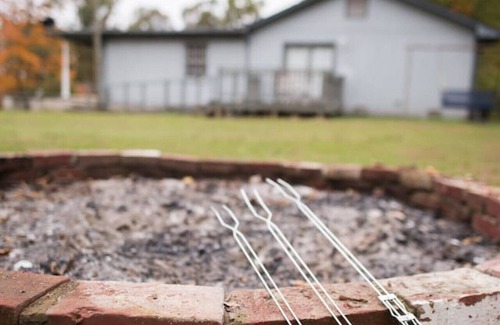 Powell Villa | Country home, soaker tub, firepit, 11mi to UTK