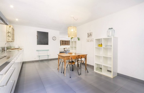 La Baronia de Rialb Villa | Country House 'Casa Dels Peixos' with Lake View, Private Pool and Wi-Fi