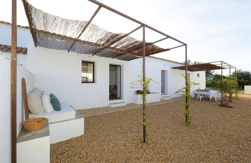 Conceicao e Cabanas de Tavira House | Country House 'Quinta Do Alvisquer' with Shared Pool, Wi-Fi and Air Conditioning