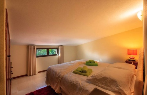 Aljezur House | Country House 'A House with A View' with Sea View, Wi-Fi and Air Conditioning