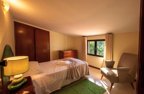 Aljezur House | Country House 'A House with A View' with Sea View, Wi-Fi and Air Conditioning
