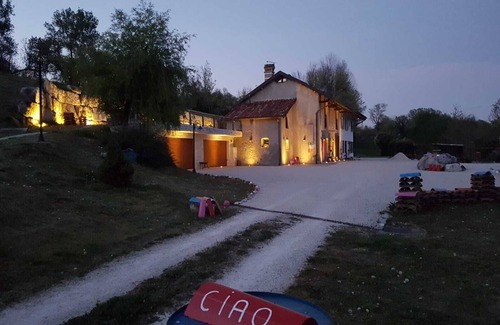 Feltre House | Country house Al Nido di Cart with whirlpool, barbecue,volleyball,soccer,music.