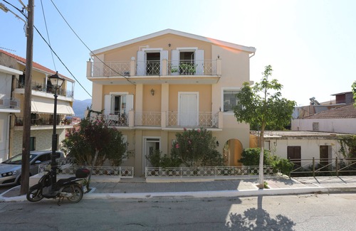 Lixouri Apartment | Country house apartment