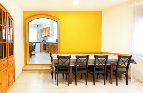 Gualta House | Country House 'Can Blay' with Private Pool, Wi-Fi and Air Conditioning