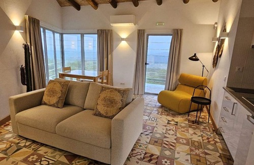 Alcoutim House | Country House 'Casa Da Moagem' with Mountain View, Wi-Fi and Air Conditioning