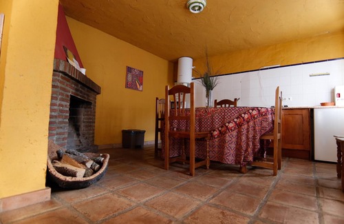 Pujerra Villa | Country House 'Casas Rurales El Viejo Castaño 2' with Mountain View and Air Conditioning