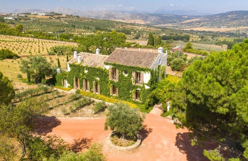 Ronda Villa | Country House 'Cortijo La Almazara with Mountain View, Wi-Fi and Air Conditioning