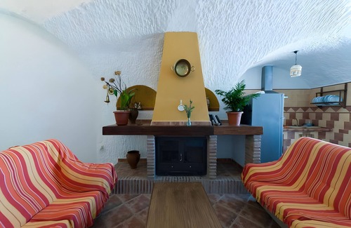 Fonelas House | Country House 'El Olivo' with Shared Pool, Wi-Fi and Air Conditioning