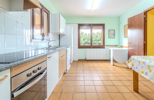 La Vall d'en Bas House | Country House 'Can Mestrehumà' with Private Pool, Private Terrace and Private Garden