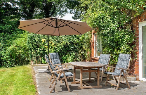 Wangerland Cottage | Country House 'Friesenhof' with Shared Terrace, Private Garden and Wi-Fi