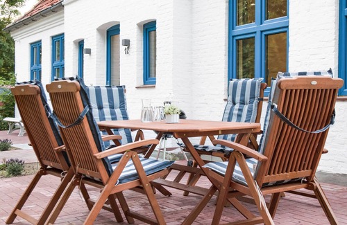 Norddeich House | Country House 'Haus 12' with Private Terrace, Private Garden and Wi-Fi
