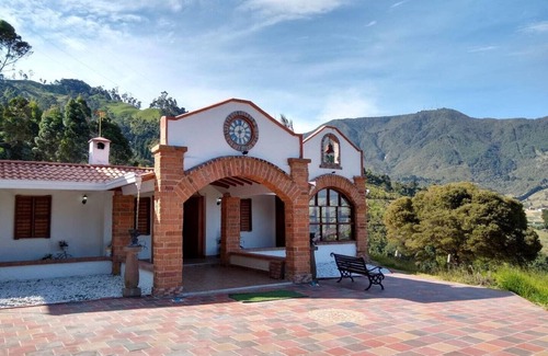 Medellin House | Country house in San Cristobal temporary lease.