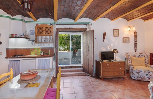 Jabugo House | Country House 'La Rana Verde' with Mountain View, Private Pool and Wi-Fi