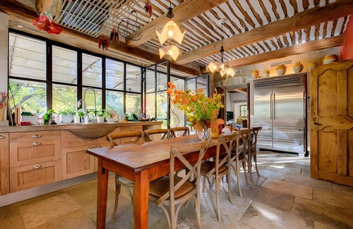 Lambesc House | Country House 'Mas Des Cigales Lambesc' with Private Pool, Wi-Fi and Air Conditioning