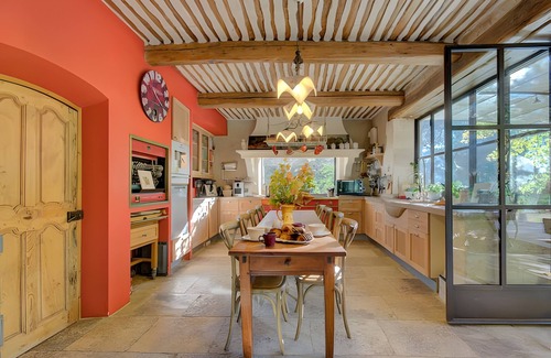 Lambesc House | Country House 'Mas Des Cigales Lambesc' with Private Pool, Wi-Fi and Air Conditioning