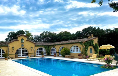 Darnius Apartment | Country House 'Mimosa Montaña' with Mountain View, Wi-Fi and Air Conditioning