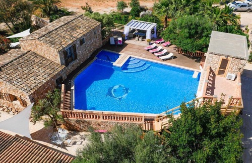 Es Llombards Villa | Country House 'S’Hort - Can Rita' with Private Pool, Wi-Fi and Air Conditioning