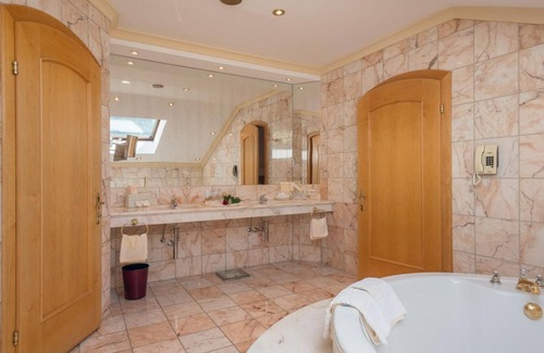 Bad Kleinkirchheim House | Country house suite breakfast - Thermenwelt Hotel Pulverer