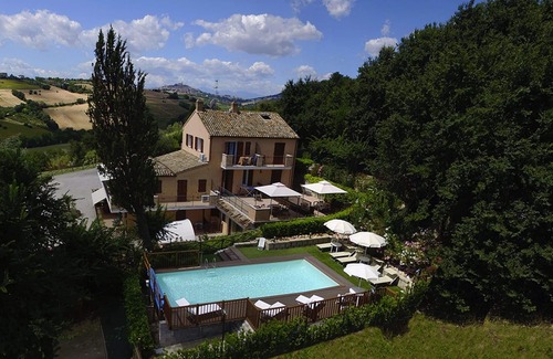 Capodarco Cottage | Country House The house of Carla-Pool and WI FI Free-TWO-ROOM APARTMENT 3 km from the SEA