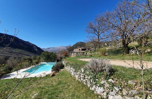 Courmes House | Country house vacation event
