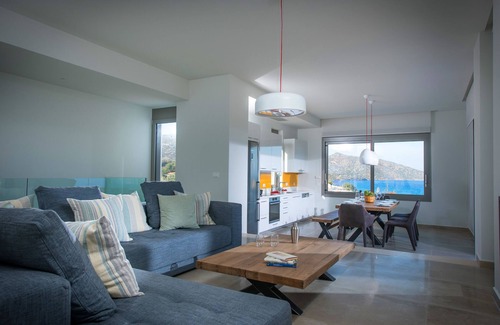 Agios Nikolaos Villa | Country House 'Villa Hermione' with Sea View, Wi-Fi and Air Conditioning