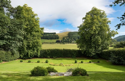 Cardrona House | Country House with large garden, ample parking, sleeping 18 people