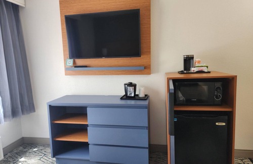 Dahlgren Hotel | Country Inn & Suites by Radisson, Dahlgren-King George, VA