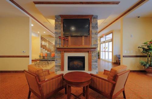 Seven Oaks Hotel | Country Inn & Suites by Radisson, Columbia at Harbison, SC