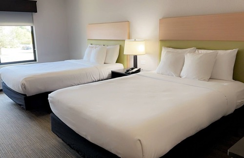 Appleton Hotel | Country Inn & Suites by Radisson, Appleton Airport - Fox River Mall Area