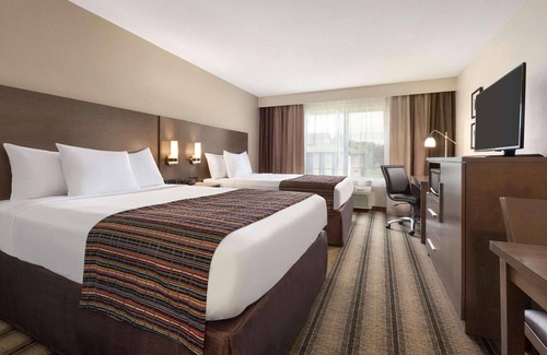 St. Cloud Hotel | Country Inn & Suites by Radisson, St. Cloud West, MN