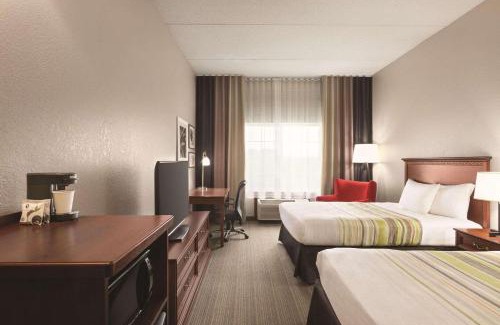 Willmar Hotel | Country Inn & Suites by Radisson, Willmar, MN