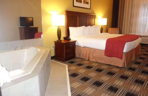 Helen Hotel | Country Inn & Suites by Radisson, Helen, GA